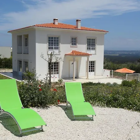 Oceanview Cliff Retreat, Cleaning Included * Caldas Da Rainha