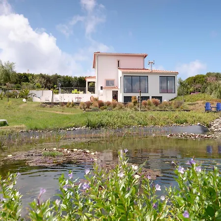 Oceanview Cliff Retreat, Cleaning Included * Caldas Da Rainha